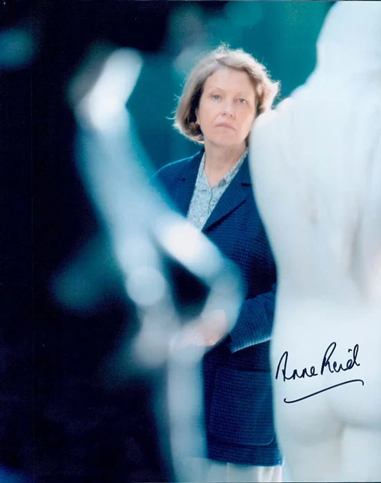 Anne Reid autograph
