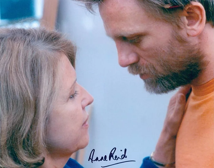 Anne Reid autograph