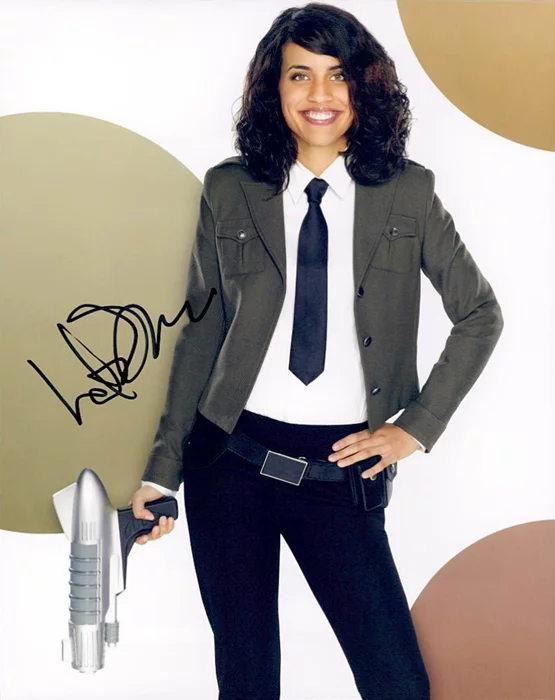 Natalie Morales autograph