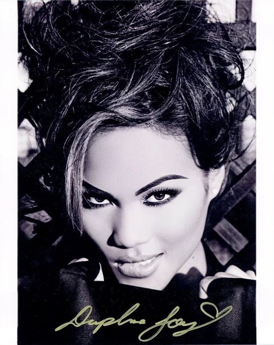 Daphne Joy autograph