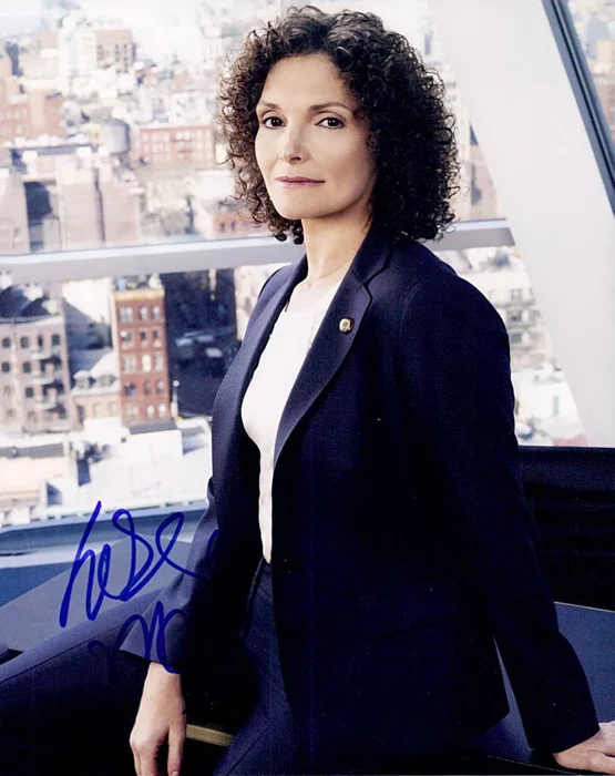 Mary Elizabeth Mastrantonio autograph