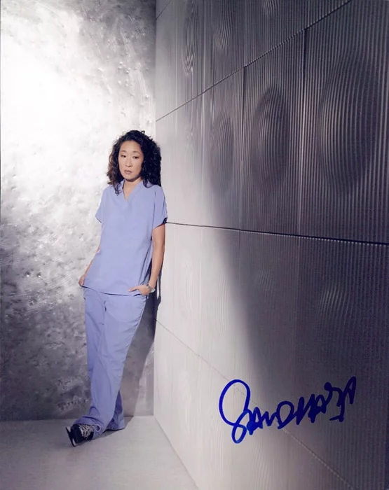 Sandra Oh autograph