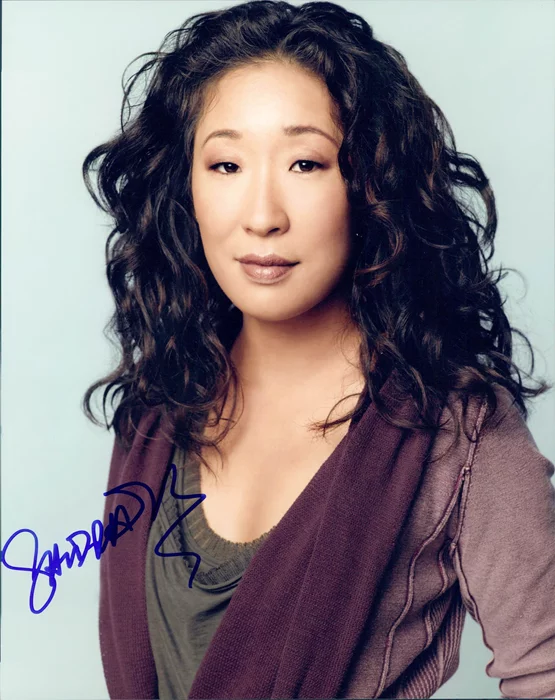 Sandra Oh autograph