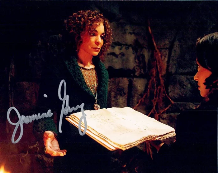 Jasmine Guy autograph
