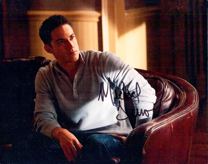 Michael Trevino autograph