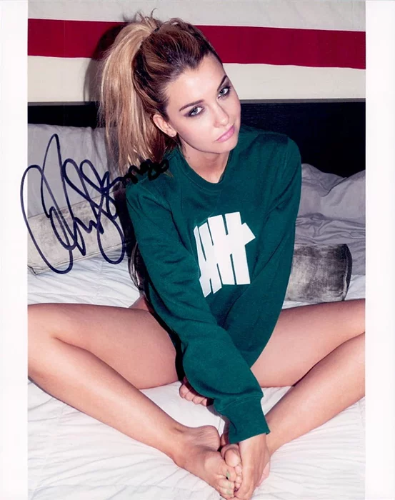 Emily  Sears autograph