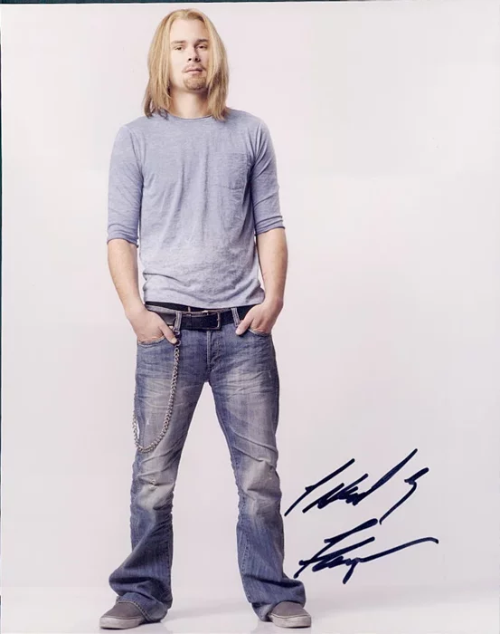 Patrick Flueger autograph