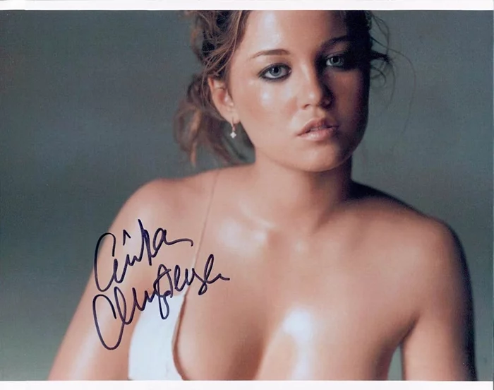 Erika Christensen autograph