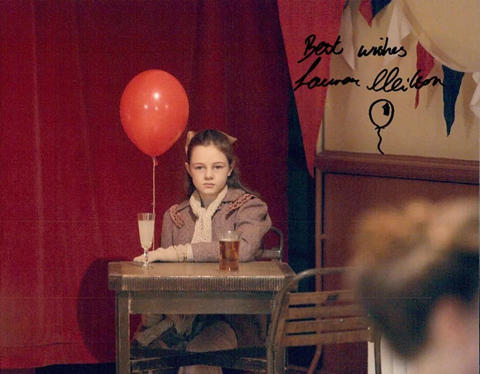 Lauren Wilson autograph