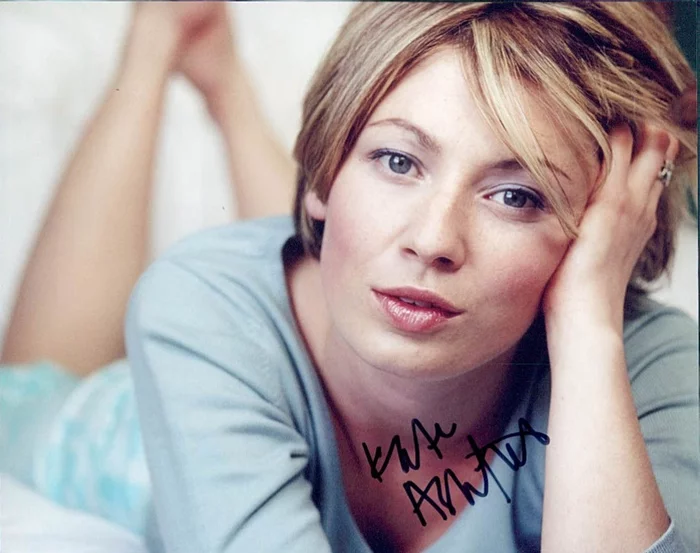 Kate Ashfield autograph