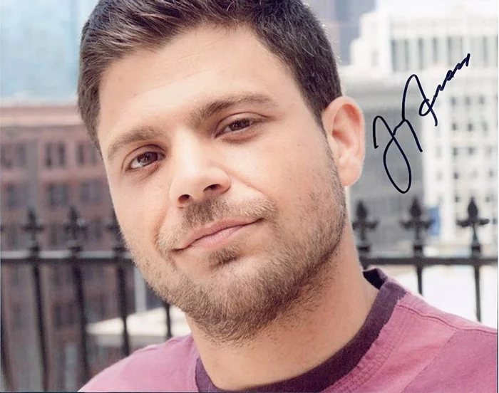 Jerry Ferrara autograph