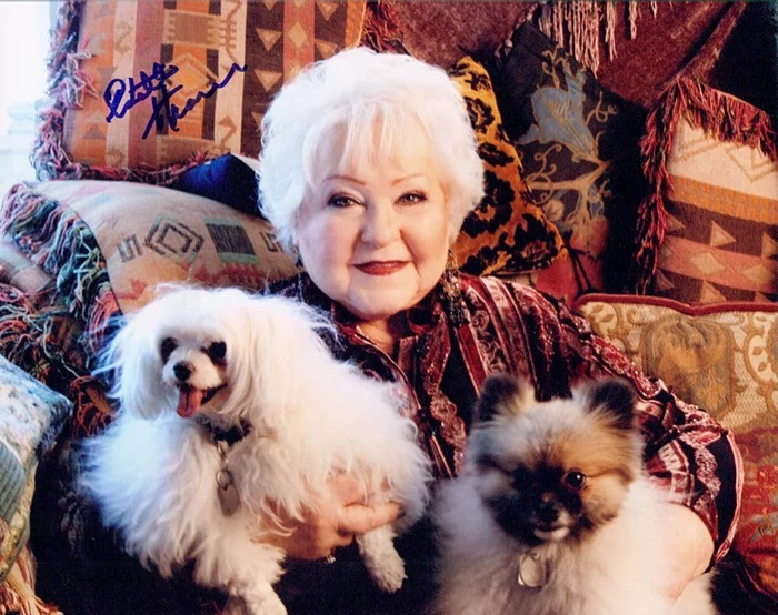 Estelle Harris autograph