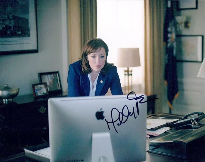 Molly Parker autograph