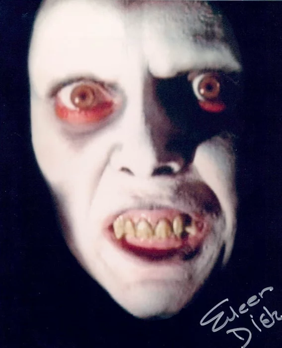 Eileen Dietz autograph