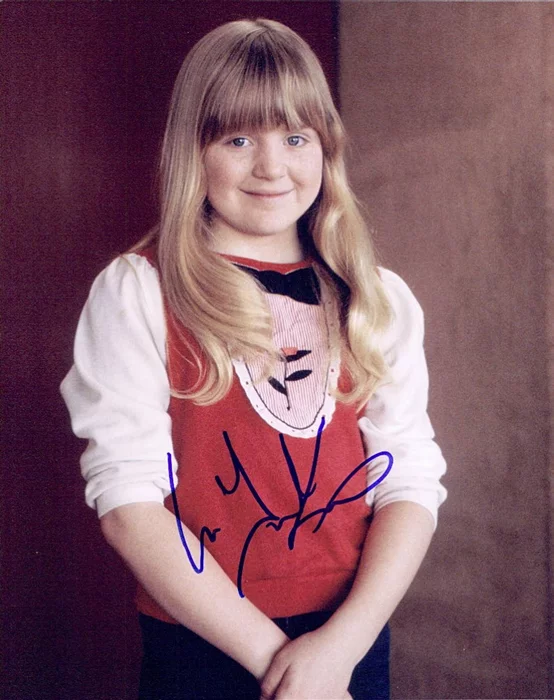Tina Yothers autograph