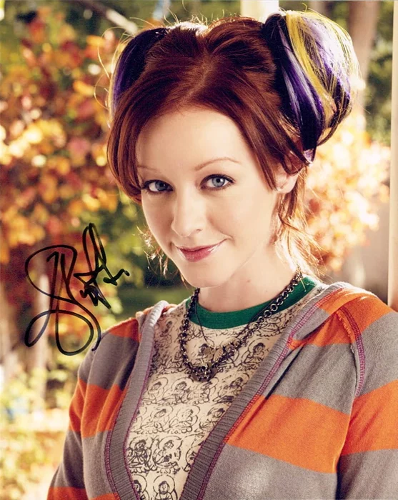 Lindy Booth autograph