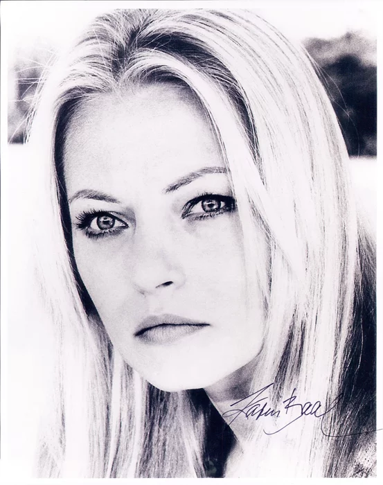 Karin Baal autograph