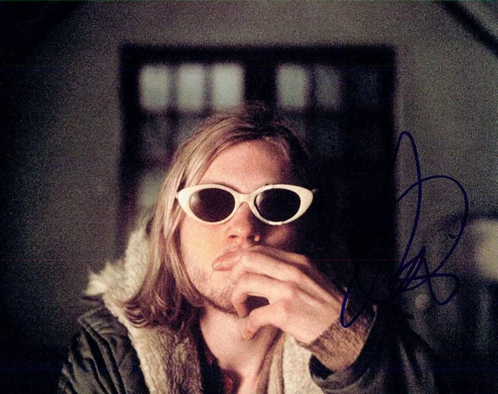 Michael Pitt autograph