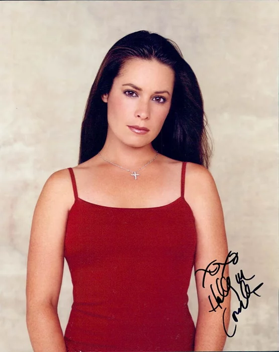 Holly Marie Combs autograph