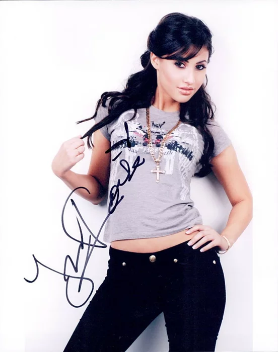 Francia Raisa autograph