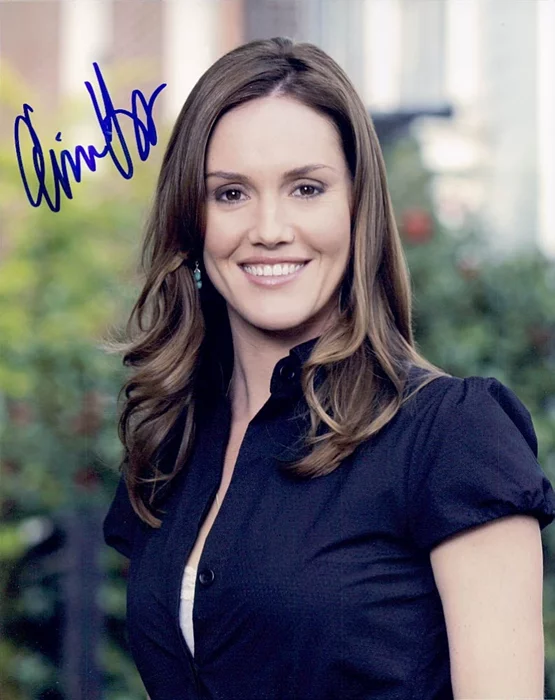 Erinn Hayes autograph