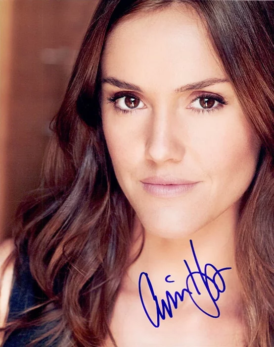 Erinn Hayes autograph