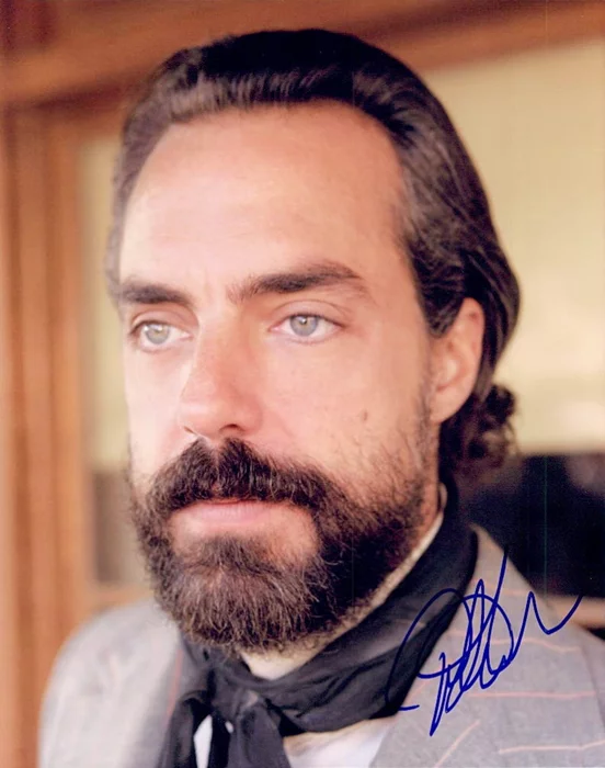 Titus Welliver autograph