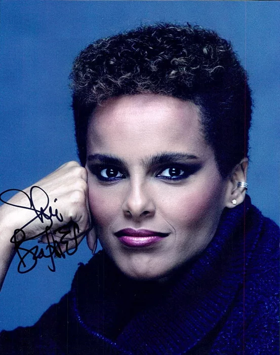 Shari Belafonte autograph