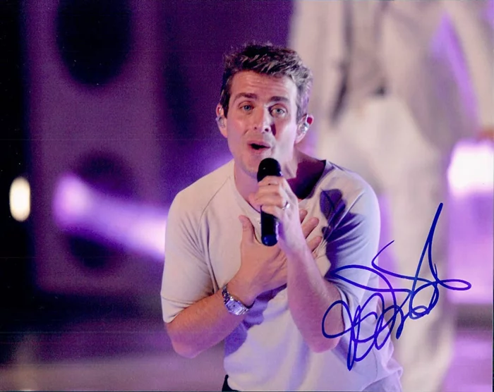 Joey McIntyre autograph