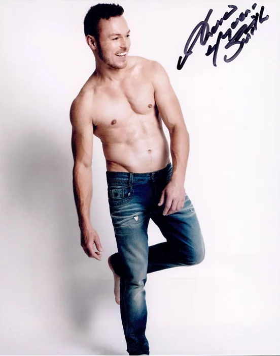 Andrew Hayden-Smith autograph