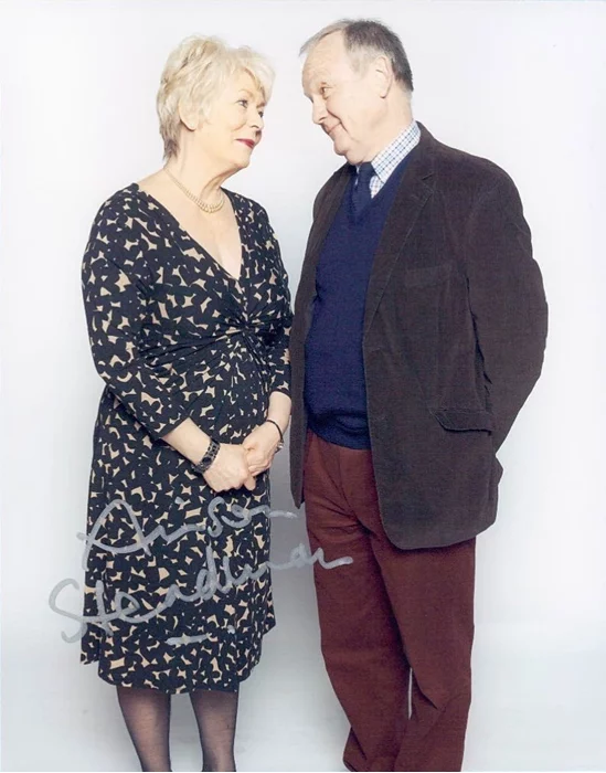 Alison Steadman autograph