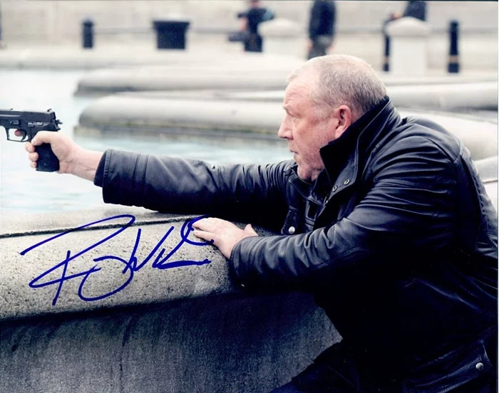 Ray Winstone autograph