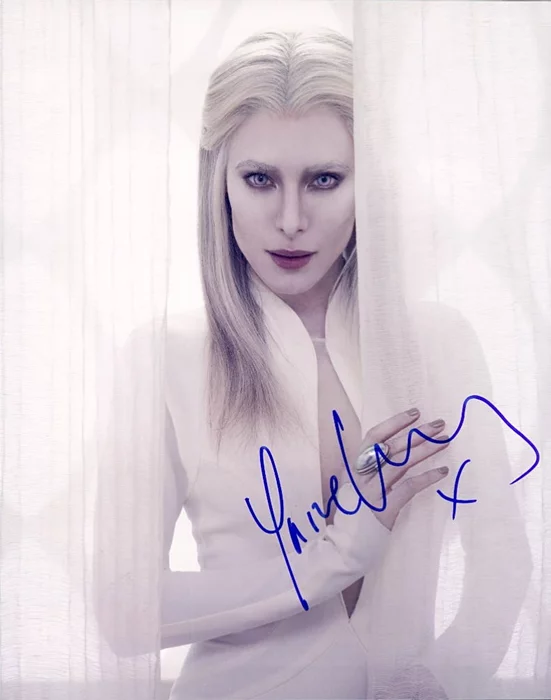 Jaime Murray autograph