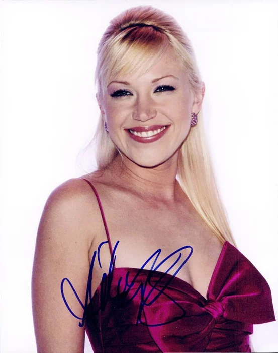 Adrienne Frantz autograph