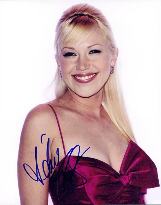 Adrienne Frantz autograph