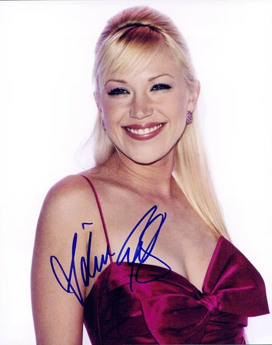 Adrienne Frantz autograph