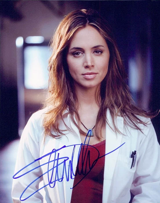 Eliza Dushku autograph