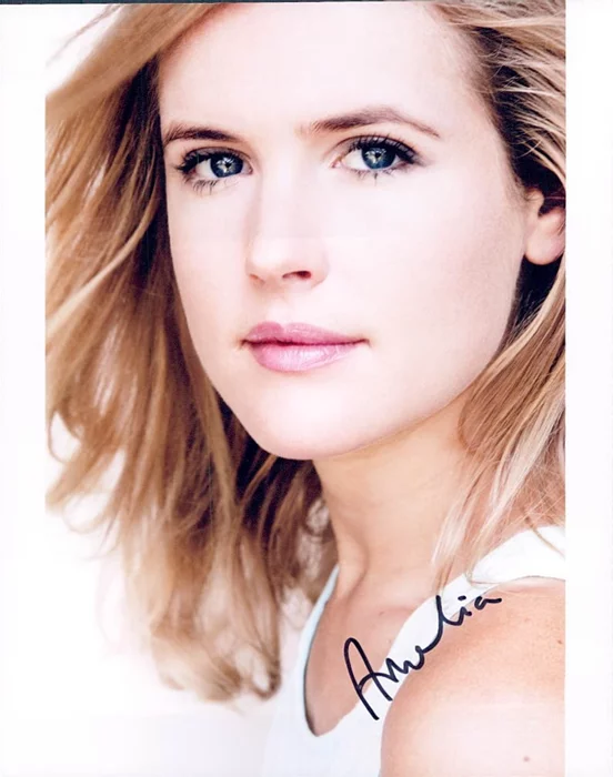 Amelia  Jackson-Gray autograph