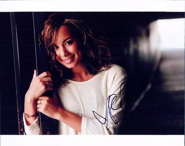 Savannah Jayde autograph