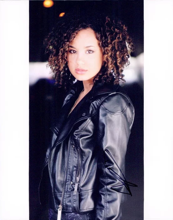 Savannah Jayde autograph