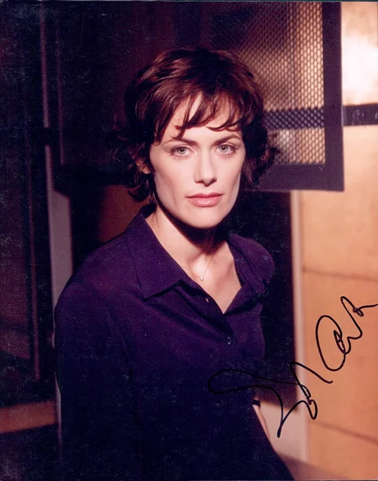 Sarah Clarke autograph