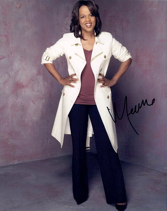 Paula Newsome autograph