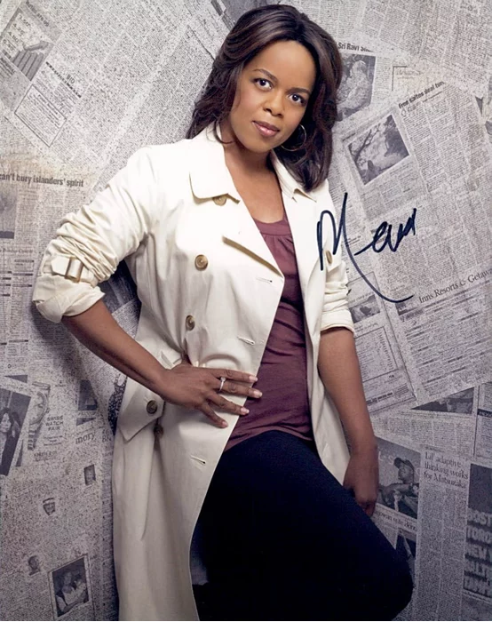 Paula Newsome autograph