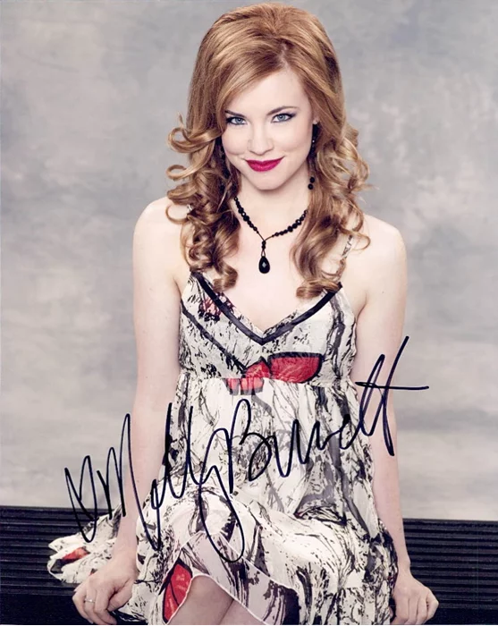 Molly Burnett autograph
