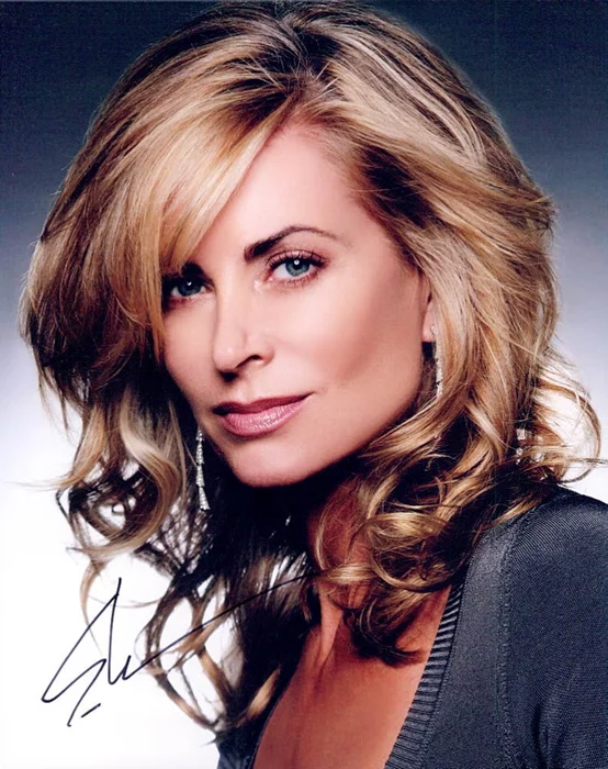Eileen Davidson autograph