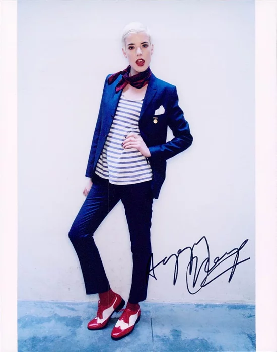 Agyness Deyn autograph