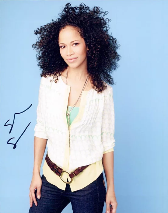Sherri Saum autograph