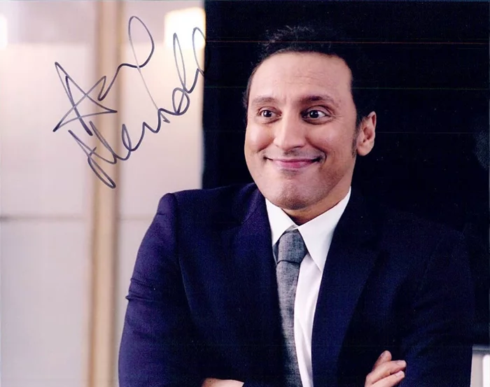 Aasif Mandvi autograph