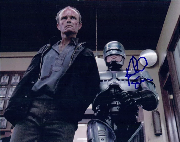Kurtwood Smith autograph