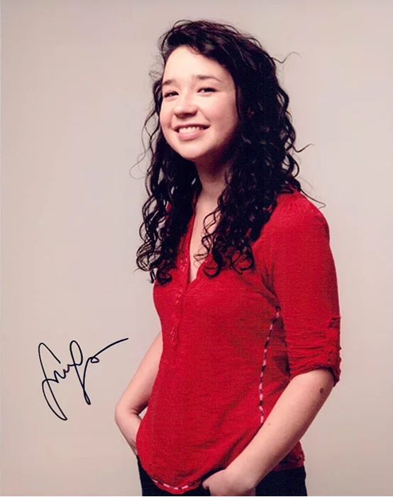 Sarah Steele autograph